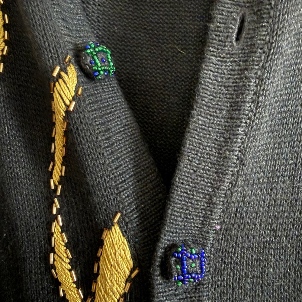 90s Vintage Victoria Jones WHimsical Beaded Christmas Sweater Detachable Collar - Picture 3 of 8